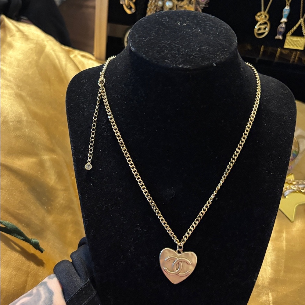 CHANEL Gold Heart Pendant Necklace
